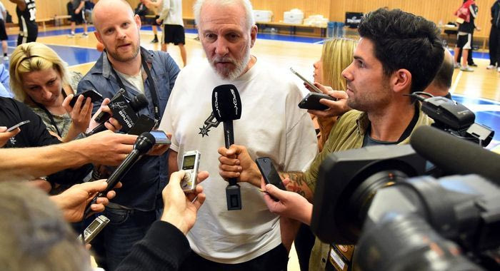 Οι “φλου” απαντήσεις του Πόποβιτς