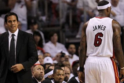 Ο Τζέιμς είχε σπρώξει και τον Σπέλστρα (VIDEO)