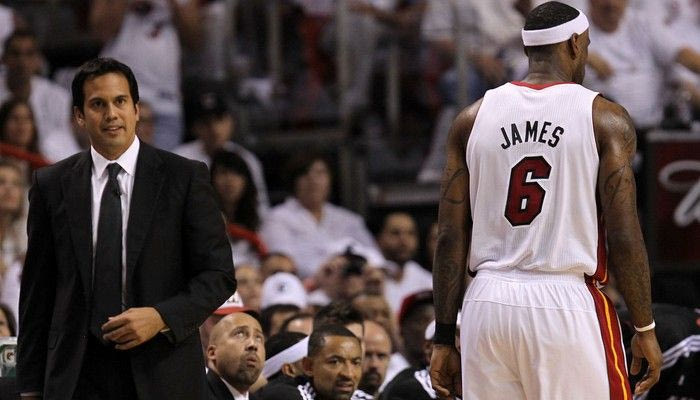 Ο Τζέιμς είχε σπρώξει και τον Σπέλστρα (VIDEO)