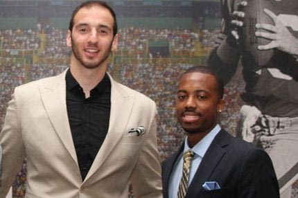 Σκληρή δουλειά από Κουφό. Μαζί με τον ΜακΚόλουμ