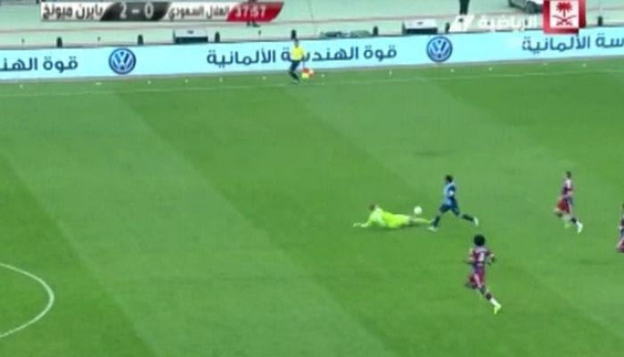 Διπλό τάκλιν του Νόιερ έξω από την περιοχή (VIDEOS)