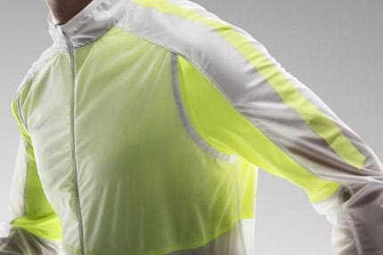 Η ΝΙΚΕ παρουσιάζει το Revolution Training Jacket