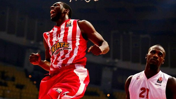 Ολοκληρωτικό μπάσκετ από Ολυμπιακό