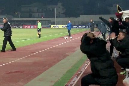 Δείτε ΚΑΡΕ-ΚΑΡΕ τις αντιδράσεις του Αγγελου Αναστασιάδη στον πάγκο (VIDEO)