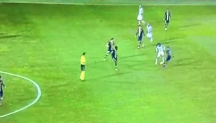 Εξουδετέρωσε δύο αντιπάλους με τρομερή ντρίμπλα ο Πίρλο (VIDEO)