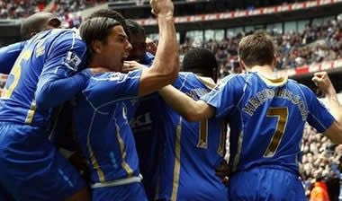 Στον τελικό Πόρτσμουθ, Κάρντιφ