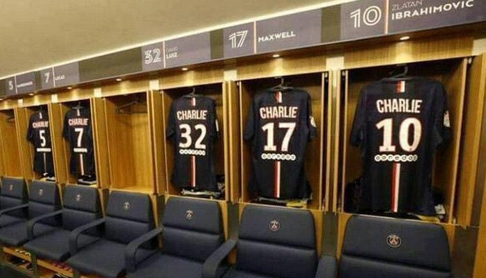 Με το “Charlie” στην πλάτη οι παίκτες της Παρί (PHOTO)