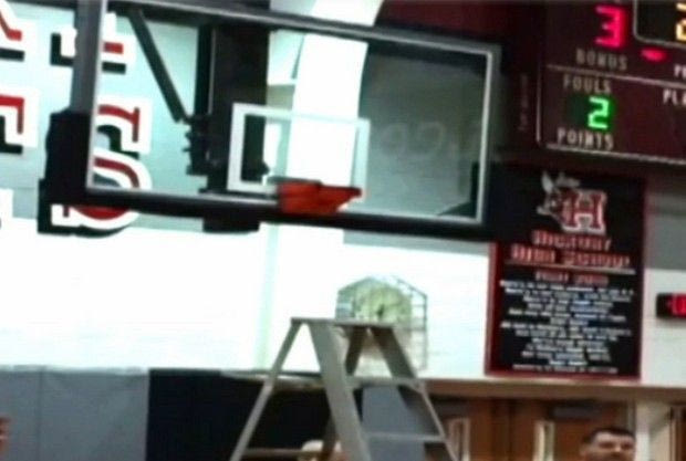 Πτώση στεφάνης από βολή! (VIDEO)