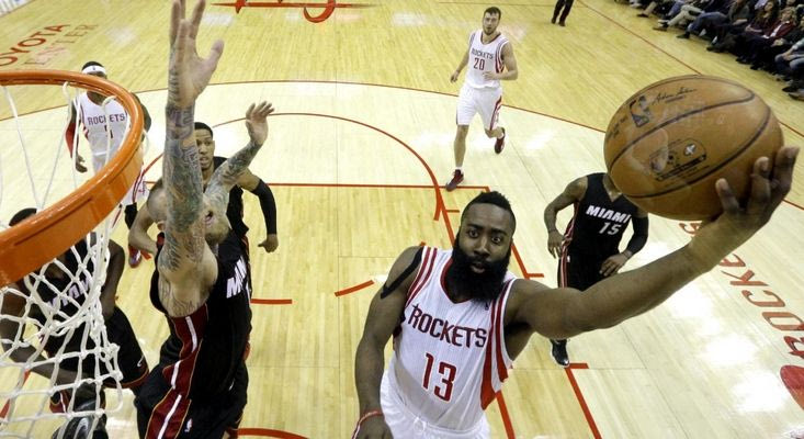 Σαρωτικοί οι Ρόκετς, έπαιξε ο Παπανικολάου