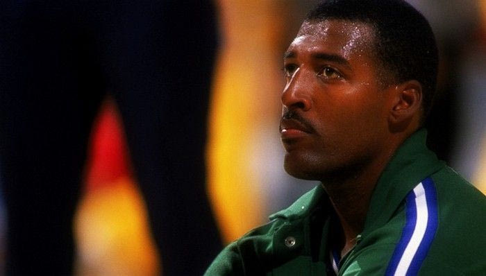 Ρόι Τάρπλεϊ: Το φτηνό ξενοδοχείο, η γυναίκα-χορηγός και τα δανεικά