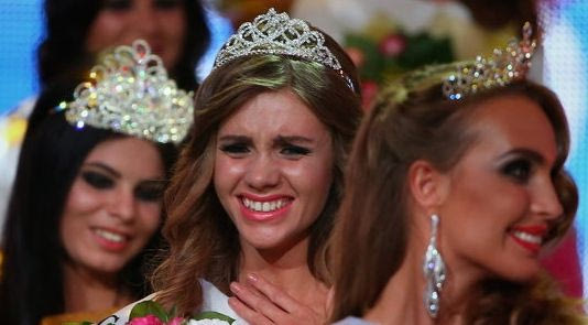 Ρωσίδες καλλονές αλλάζουν τα πλάνα της Ντούισμπουργκ