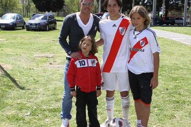 Προκλητικό tweet από τον γιο του Σιμεόνε (PHOTO)