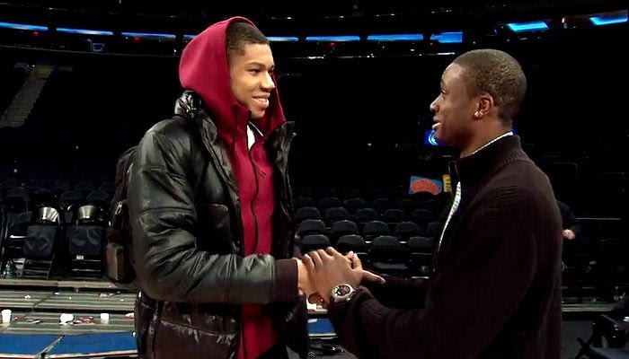 Γιάννης και Θανάσης Αντετοκούνμπο μαζί στο “Madison Square Garden” (VIDEO)