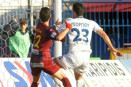 ΑΠΙΣΤΕΥΤΟ: Σταμάτησε δικό του γκολ με το χέρι! (PHOTOS+VIDEO)