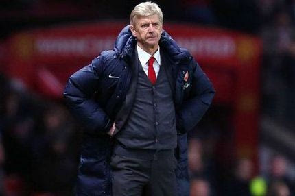 Ξέμεινε από αμυντικούς ο Βενγκέρ