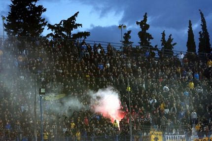 Ξύλο στη Ριζούπολη!