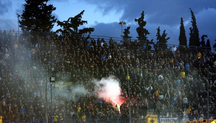 Ξύλο στη Ριζούπολη!