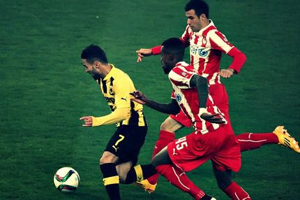 Σόλο της ΑΕΚ με την κιθάρα του Σαντάνα