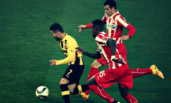 Σόλο της ΑΕΚ με την κιθάρα του Σαντάνα