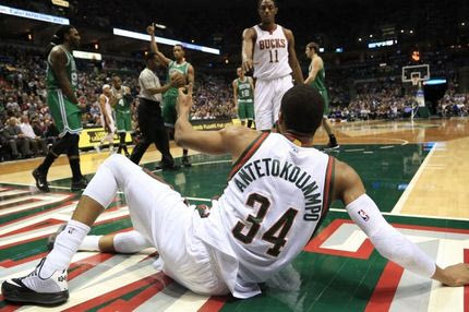 Νίκη για Μπακς με double-double του Αντετοκούνμπο (VIDEOS)