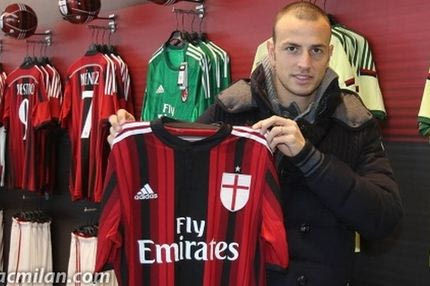 Ανακοίνωσε Αντονέλι η Μίλαν (PHOTO)