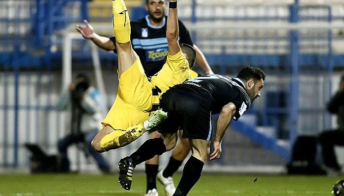 Χατζηζήσης: “Ο Αραβίδης μου είπε ότι δεν ήταν πέναλτι”