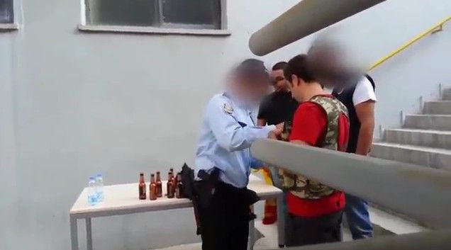 Οπαδός στο γήπεδο με 24 μπύρες (VIDEO)