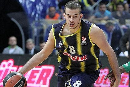 Ο Μπιέλιτσα τα κάνει όλα και συμφέρει (VIDEO)