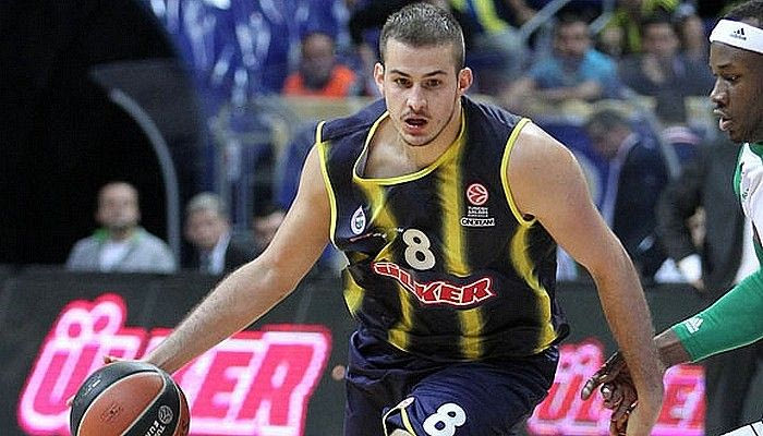 Ο Μπιέλιτσα τα κάνει όλα και συμφέρει (VIDEO)