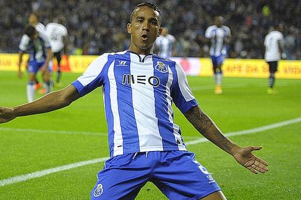 Φουλ για Ντανίλο η Μπαρτσελόνα