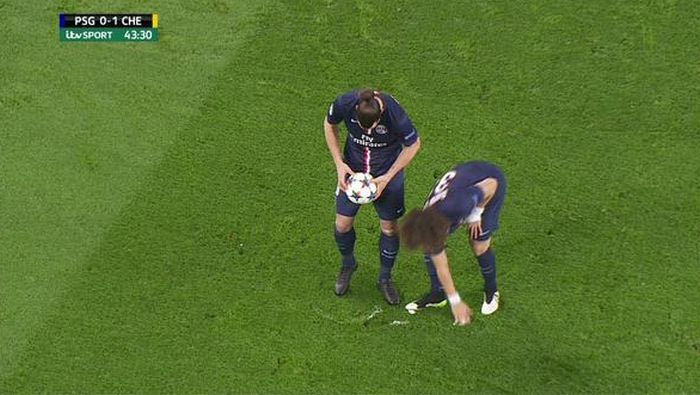 Ο Νταβίντ Λουίζ σβήνει τη γραμμή του σπρέι! (VIDEO)