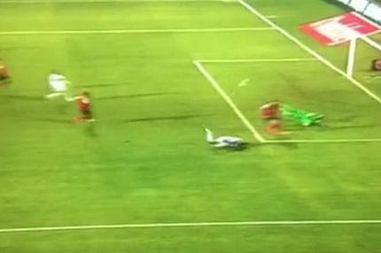 Το πιο τυχερό γκολ της χρονιάς (VIDEO)