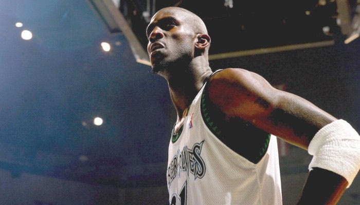 NBA trades: ο Γκαρνέτ επέστρεψε στη Μινεσότα, στο Μαϊάμι ο Ντράγκιτς