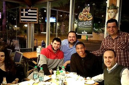 Μαζί σε ελληνικό εστιατόριο Παπανικολάου και Αντετοκούνμπο