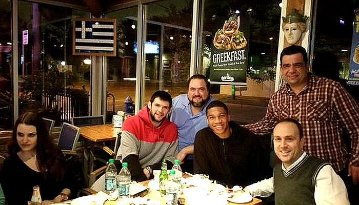 Μαζί σε ελληνικό εστιατόριο Παπανικολάου και Αντετοκούνμπο