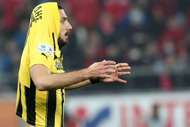 Ο χαρακτηριστικός πανηγυρισμός του Αραβίδη μετά το γκολ επί του Ολυμπιακού (PHOTOS+VIDEO)