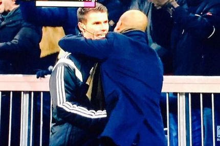 Ο Γκουαρδιόλα αγκάλιασε τον τέταρτο! (VIDEO)