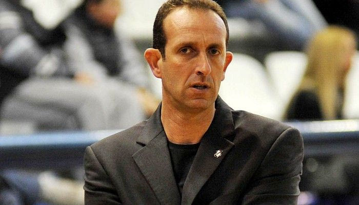 Χούγκαζ: “Όσοι αγαπούν τον Πανιώνιο πρέπει να είναι κοντά στην ομάδα”