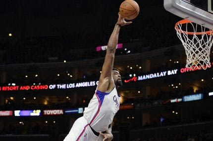 Νίκη για Θάντερ και Κλίπερς με “διαστημικούς” Ιμπάκα, Γουέσμπρουκ και Τζόρνταν (VIDEO)