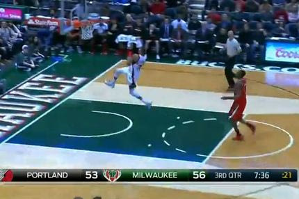 Κάρφωμα ανεμόμυλος από τον Αντετοκούνμπο (VIDEO)