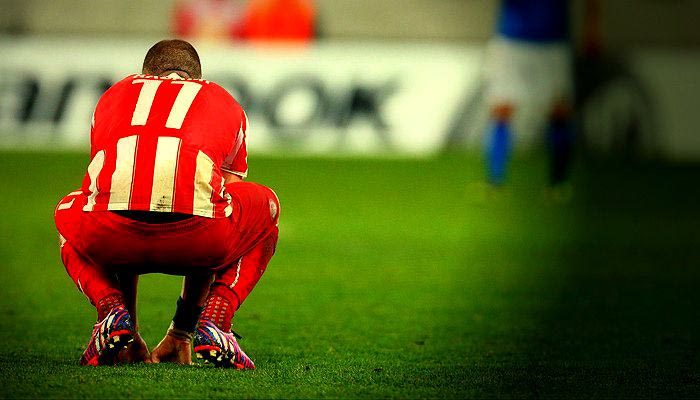 Σαν δεξιόχειρας με το στυλό στο αριστερό