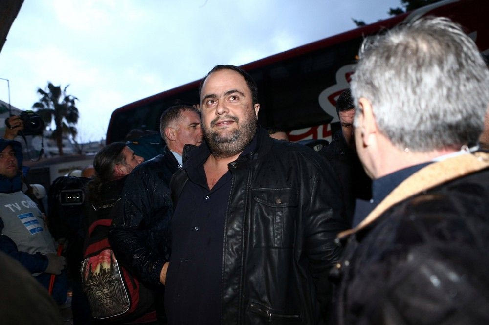 PHOTOSTORY: Η άφιξη Μαρινάκη και τα επεισόδια στη Λεωφόρο