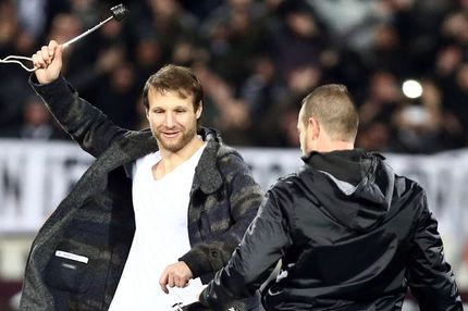 ΑΠΟΘΕΩΣΗ: Ο Μουσλίμοβιτς χτυπά το τύμπανο! (VIDEO)