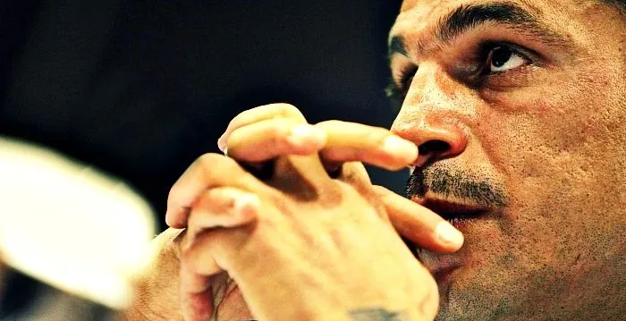 Ντέμης Νικολαϊδης: Όταν ο πρωτοπόρος έγινε “ρουφιάνος”