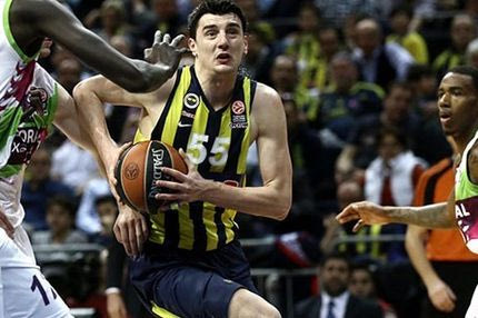 Νικά και εντός η Φενέρμπαχτσε, σεφτέ η Μάλαγα (VIDEO)