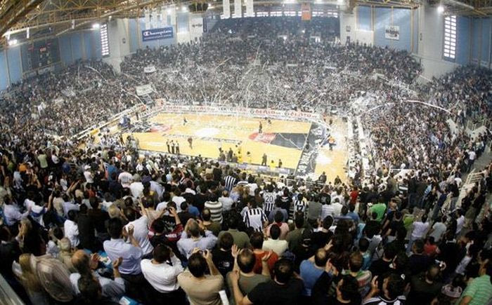 Ήττα με… τραγούδι (VIDEO)