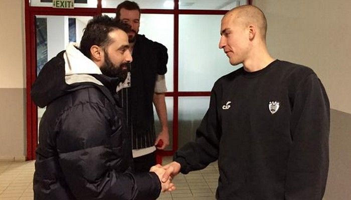 Υπογραφές με Σιναντίνοβιτς, κουβέντα με συνδέσμους