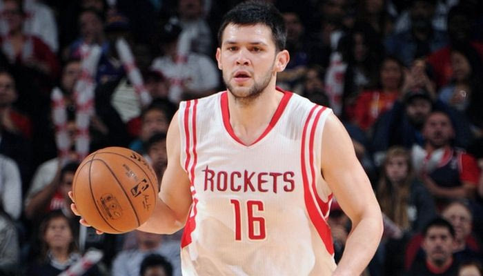 Παπανικολάου: “Ψηλά την ελληνική σημαία”