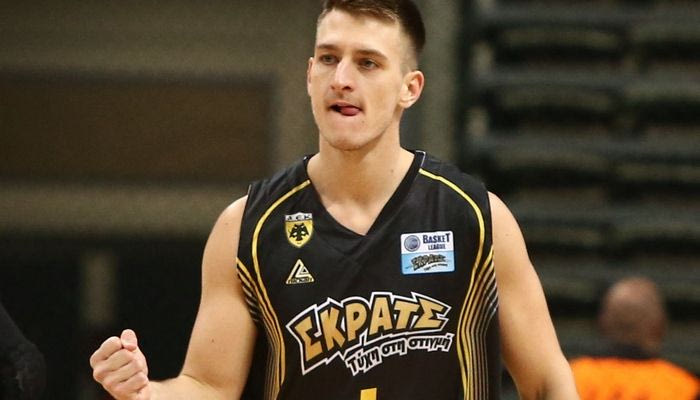 Παπαντωνίου: “Θέλω να παραμείνω στην ΑΕΚ”