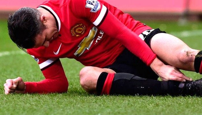 Mε πατερίτσες ο φαν Πέρσι (PIC)